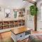 FROGWELL HOLLOW immerse into an idyllic fairytale