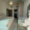 Elegant & luxury 2BR apartment Burj and canal view - Sabkhah