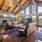 Dos Pinos Spacious Lakefront Cabin with Game Room