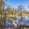 Dos Pinos Spacious Lakefront Cabin with Game Room