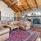 Dos Pinos Spacious Lakefront Cabin with Game Room