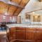 Dos Pinos Spacious Lakefront Cabin with Game Room