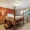 Dos Pinos Spacious Lakefront Cabin with Game Room