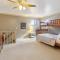 Dos Pinos Spacious Lakefront Cabin with Game Room