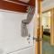 Dos Pinos Spacious Lakefront Cabin with Game Room