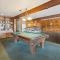 Dos Pinos Spacious Lakefront Cabin with Game Room