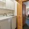 Dos Pinos Spacious Lakefront Cabin with Game Room