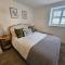 The Old Shop - Stylish Cotswold Cottage, Sleeps 6 - 温什科姆
