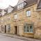 The Old Shop - Stylish Cotswold Cottage, Sleeps 6 - 温什科姆