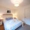 Family And Pet Friendly Near Beach Sleeps Eight - Thurlestone