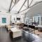 Sunny 2-Bed Oasis Pool and Gym in Apollo Beach - أبولو بيتش