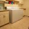 Hideaway Riverfront Cabin in Kernville with Universal EV Charger - Кернвилл