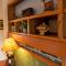 Hideaway Riverfront Cabin in Kernville with Universal EV Charger - Кернвилл