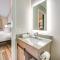 1 Mi to Riverfront Sleek Port Huron Studio - Порт-Гурон