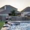 Modern Round Rock Getaway with Private Hot Tub - 圆石城