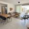 201 Lux Suite Tower206