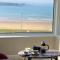 Portrush Apartment South Pier with stunning and uninterrupted harbour, strand and sea views
