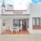 Oura Family House