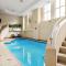 Surry Hills Loft-Style Heritage 1BR - Indoor Pool, Sauna & Gym