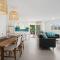 6 Parkshores Sunshine Location Location Location 100m to beach access