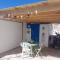 Casita la paloma bonita del pescador hasta 5 personas en el casco antiguo la médina centro almeria bajo alcazaba terraza buena vista parking privado y sabanas en opción