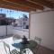 Casita la paloma bonita del pescador hasta 5 personas en el casco antiguo la médina centro almeria bajo alcazaba terraza buena vista parking privado y sabanas en opción