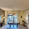 Luxury 2 BD, A Midtown Quintessential Community - Sabkhah
