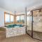 Skyline Lodge- 5 bedrooms with stunning views