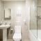 24-7 Secured City Centre Apartments with Free Underground Parking and WiFi