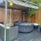 The Spa Nook with Hot Tub, Sauna and Room for 8 - East Barnet