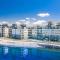 Chic Apt w Jacuzzi, Pool, BBQ, & Mountain Views - سباركس