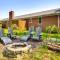 5 Mi to Lake Keowee Stylish Salem Home with Yard! - Salem