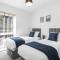 Luxury 5 bed Apt Maidstone, sleeps 6 with Free Parking - Allington