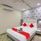 Collection O Hotel Raj Palace