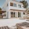 Casa Stellar - boutique villa with private heated pool and sea view - sustainably solar powered