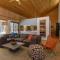 Spacious & Rustic-Chic Escape in Truckee