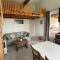 Charmante petite maison avec terrasse et jardin, proche tram