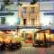 Hotel De Lunivers