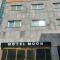 Hotel Moon