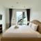 The oh so sexy Triple Penthouse-Rare 3-5br 188m2