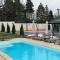 The Crown Pool Villa - بلغراد