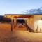 Navigate Stays retreat W Hot Tub Bobs Homestead - Joshua Tree