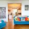Seafront Serenity - Stylish Home for 5 - 荷尼湾