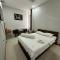 Rich Hotel