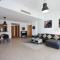 Spacious 1 BR in Shoreline Near Palm Mall - 迪拜