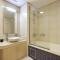 Spacious 1 BR in Shoreline Near Palm Mall - 迪拜