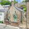 Cosy Cromford village cottage