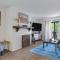 SW Arizona decorated 1 bedroom condo pool/hot tub