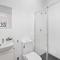 Shoreline Sounds--Studio Coastal Stay in Woonona