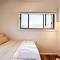 Shoreline Sounds--Studio Coastal Stay in Woonona